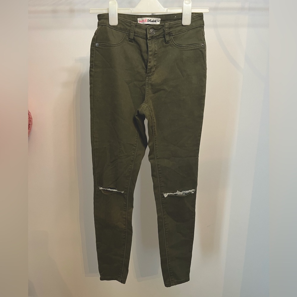 Green stylish skinny jeans